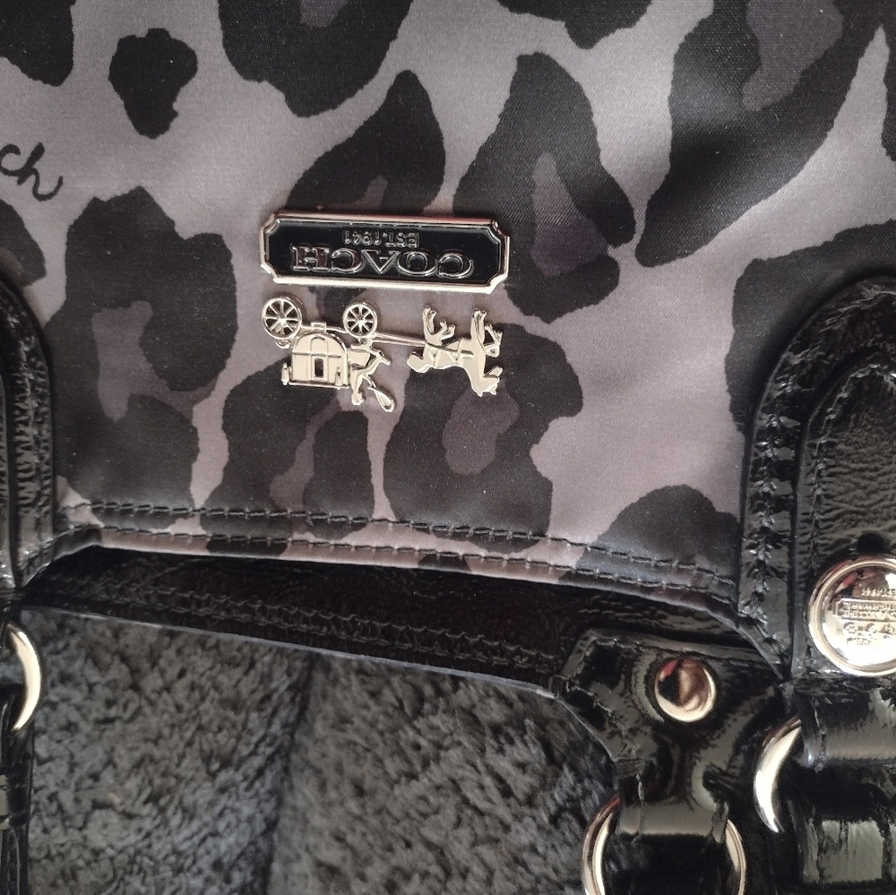 OPEN TO OFFERS!!HTF! AUTHENTIC COACH PURSE